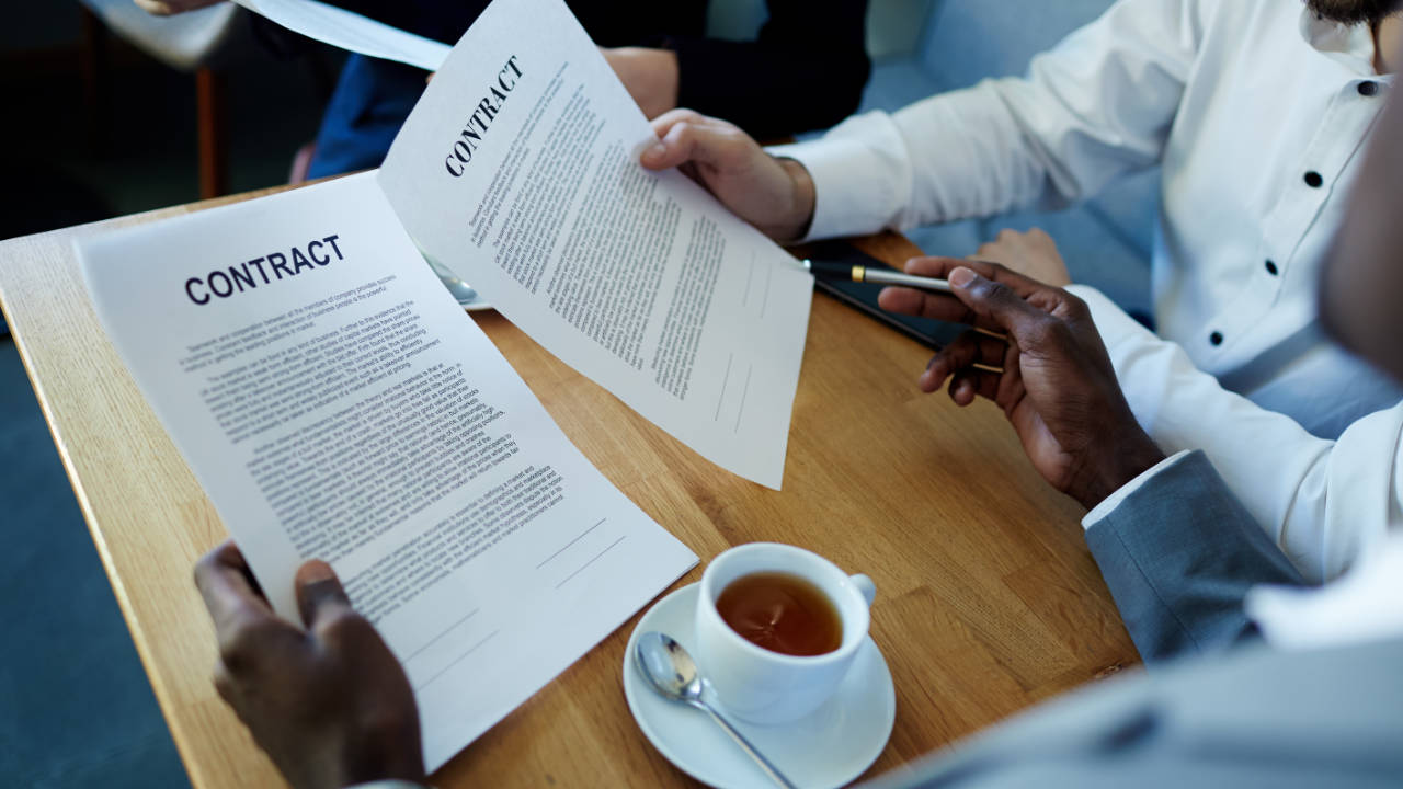 Cláusulas de contrato